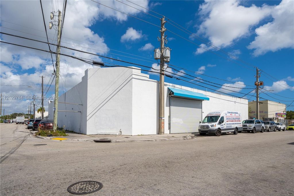 2585 NW 21st Ter, Miami, FL 33142
