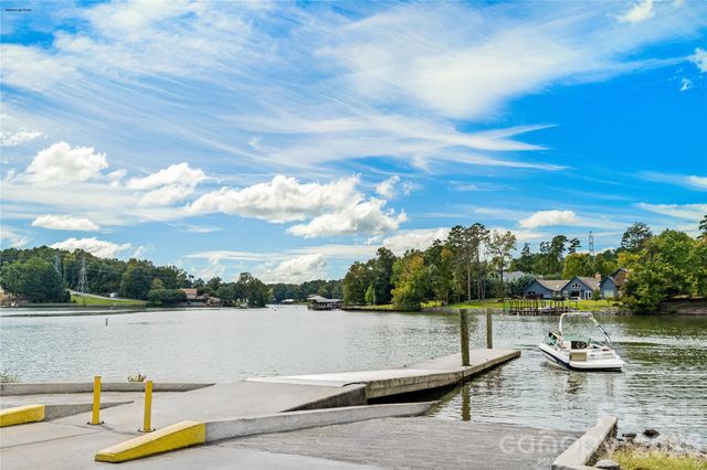 8021 Steele Valley Road, Charlotte, NC 28278