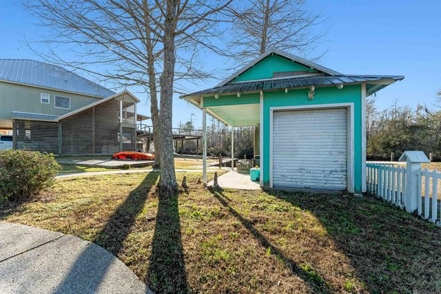 17097 Peace Point Dr, Springfield, LA 70462