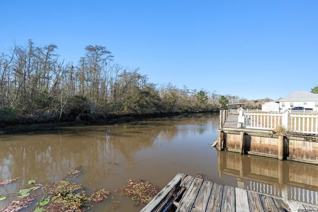 17097 Peace Point Dr, Springfield, LA 70462