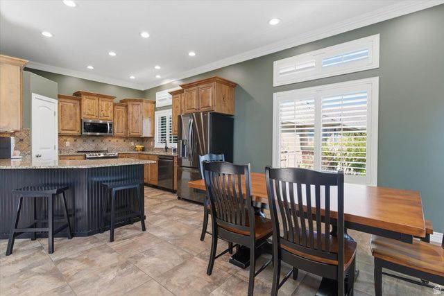 1162 S SPYGLASS HILL RD, Syracuse, UT 84075