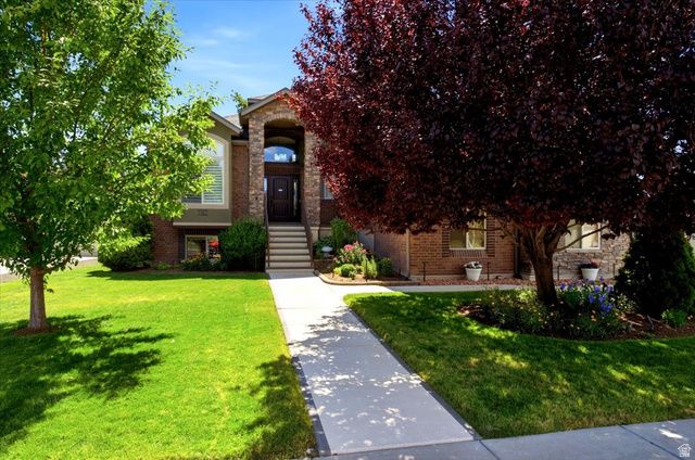 1162 S SPYGLASS HILL RD, Syracuse, UT 84075