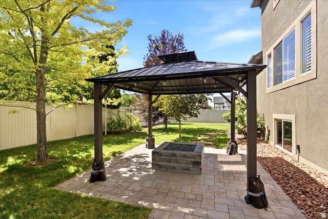 1162 S SPYGLASS HILL RD, Syracuse, UT 84075
