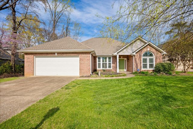 1621 Gunston Hall Road, Hixson, TN 37343