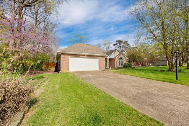 1621 Gunston Hall Road, Hixson, TN 37343