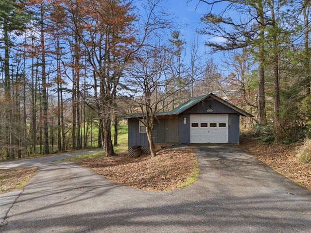 3015 Bear Lane, Hiawassee, GA 30546