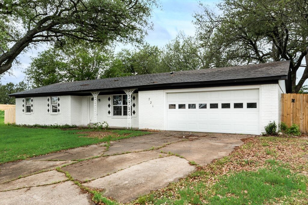 721 Plano Street, Sulphur Springs, TX 75482
