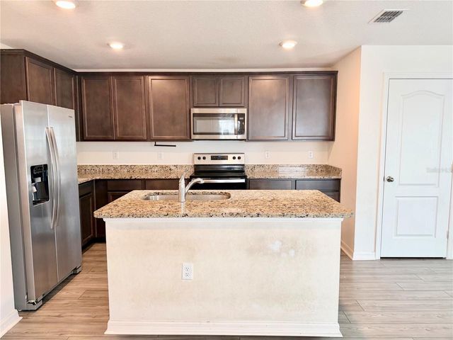 1738 WYNFORD CIRCLE, Tavares, FL 32778