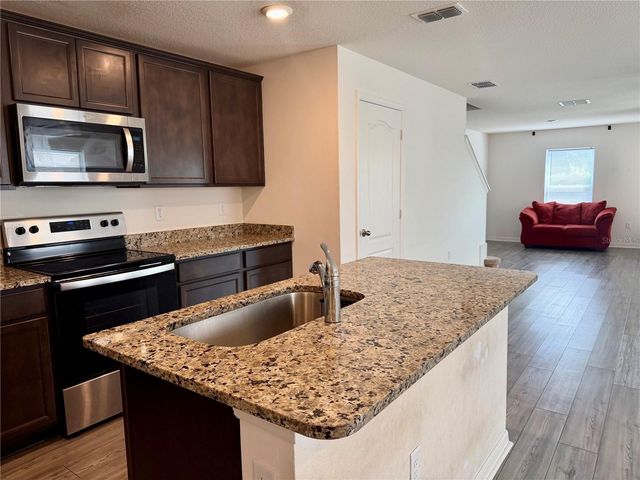 1738 WYNFORD CIRCLE, Tavares, FL 32778