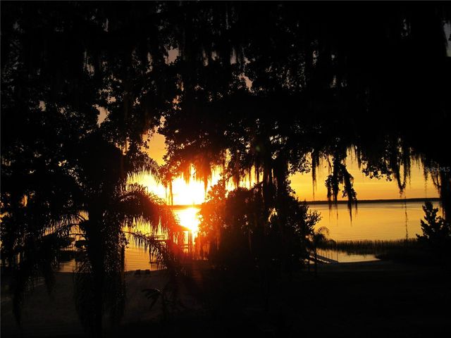 15562 SE 138TH TERRACE, Weirsdale, FL 32195