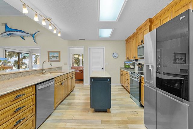 15562 SE 138TH TERRACE, Weirsdale, FL 32195