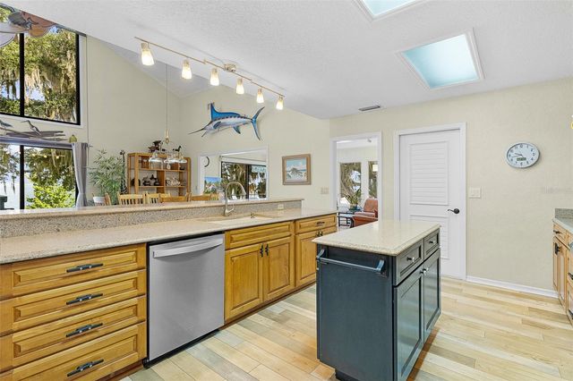 15562 SE 138TH TERRACE, Weirsdale, FL 32195