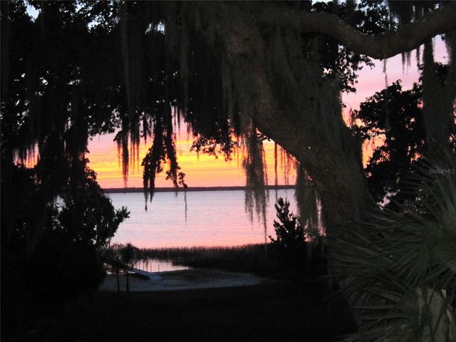 15562 SE 138TH TERRACE, Weirsdale, FL 32195