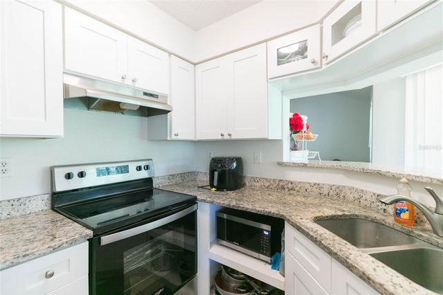 8636 MALLARD RESERVE DRIVE 201, Tampa, FL 33614