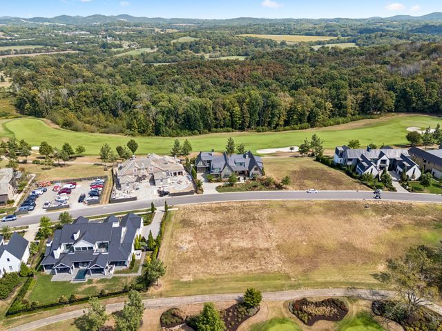 8017 Backwoods Pvt Dr, College Grove, TN 37046