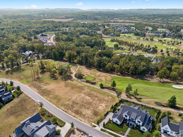 8017 Backwoods Pvt Dr, College Grove, TN 37046