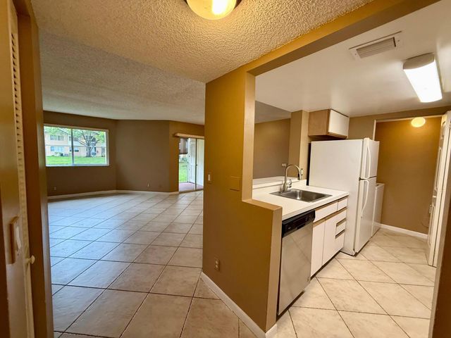 9799 Westview Drive Unit 1015, Coral Springs, FL 33076