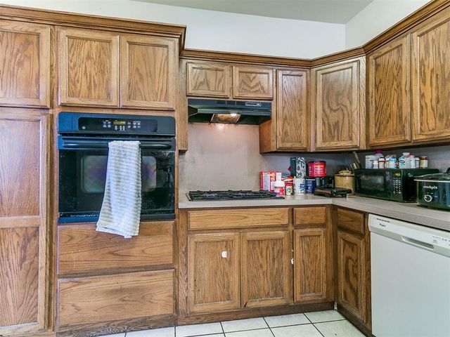 3447 Cobblestone Court, Spencer, OK 73084