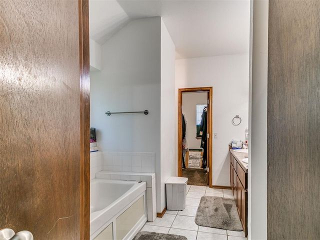 3447 Cobblestone Court, Spencer, OK 73084