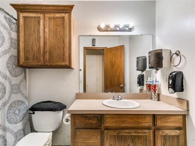 3447 Cobblestone Court, Spencer, OK 73084