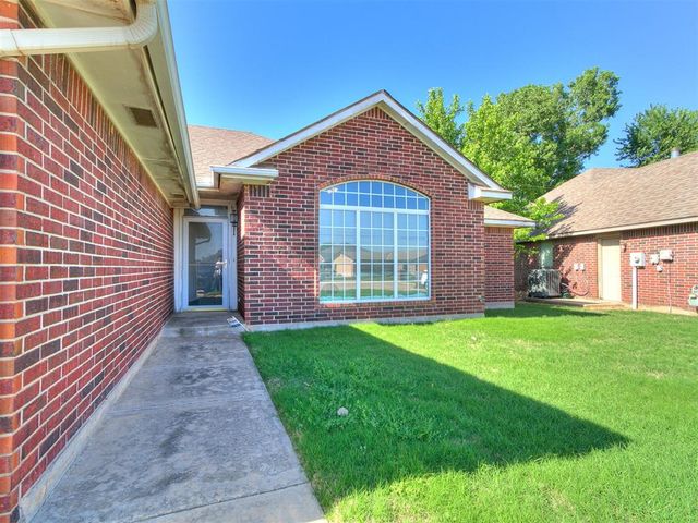 3447 Cobblestone Court, Spencer, OK 73084