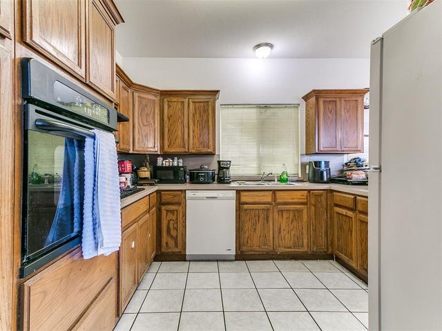 3447 Cobblestone Court, Spencer, OK 73084