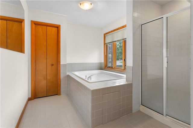 377 Farmhouse Lane, Bushkill Twp, PA 18091