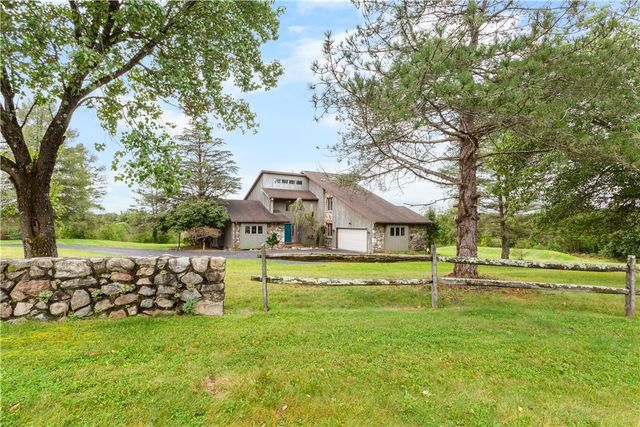 377 Farmhouse Lane, Bushkill Twp, PA 18091