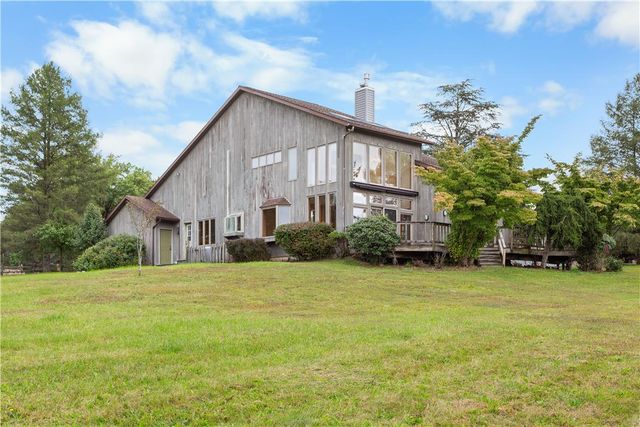 377 Farmhouse Lane, Bushkill Twp, PA 18091