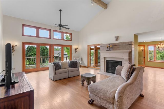 377 Farmhouse Lane, Bushkill Twp, PA 18091