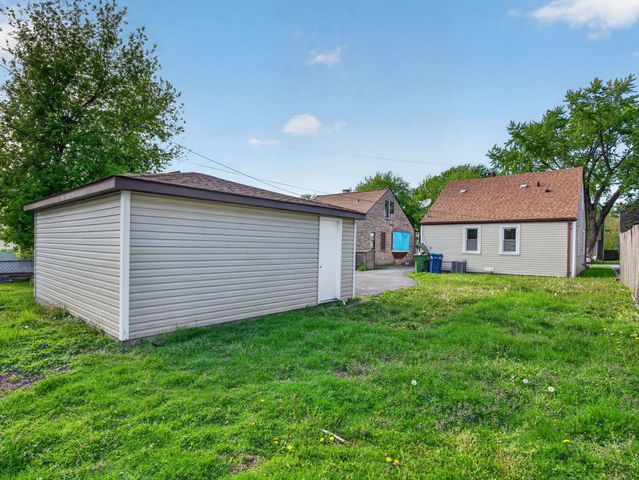 2641 W 89th Place, Evergreen Park, IL 60805