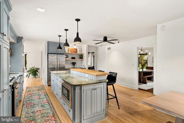 2 WESTERN PINE ST, Pennington, NJ 08534