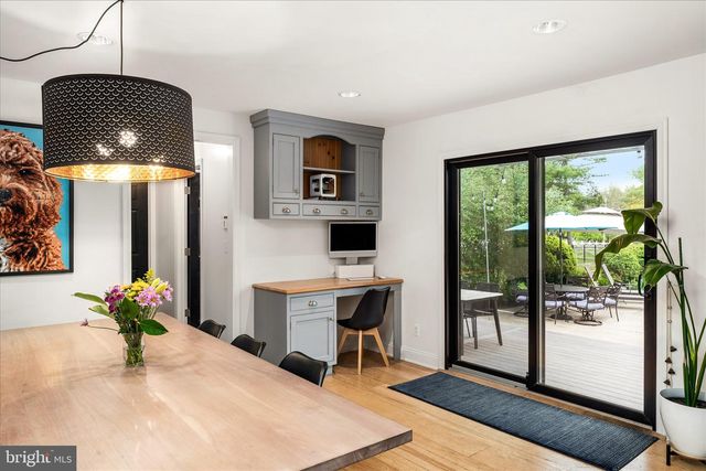2 WESTERN PINE ST, Pennington, NJ 08534