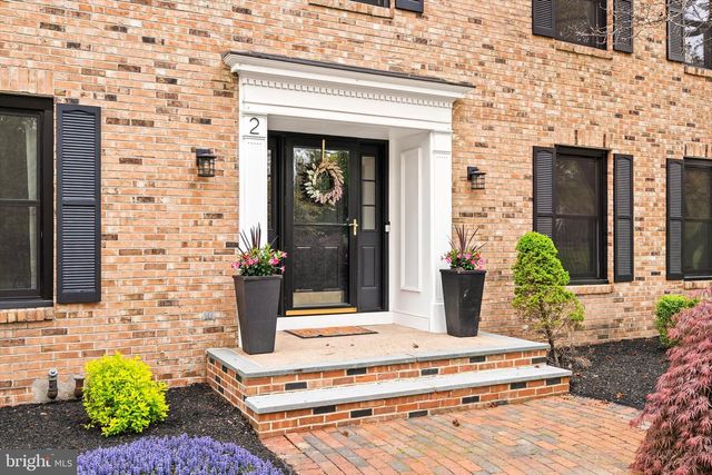 2 WESTERN PINE ST, Pennington, NJ 08534
