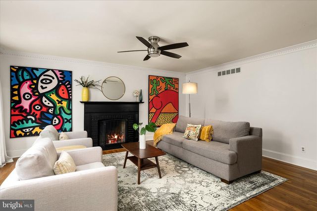 2 WESTERN PINE ST, Pennington, NJ 08534