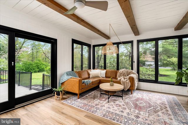 2 WESTERN PINE ST, Pennington, NJ 08534