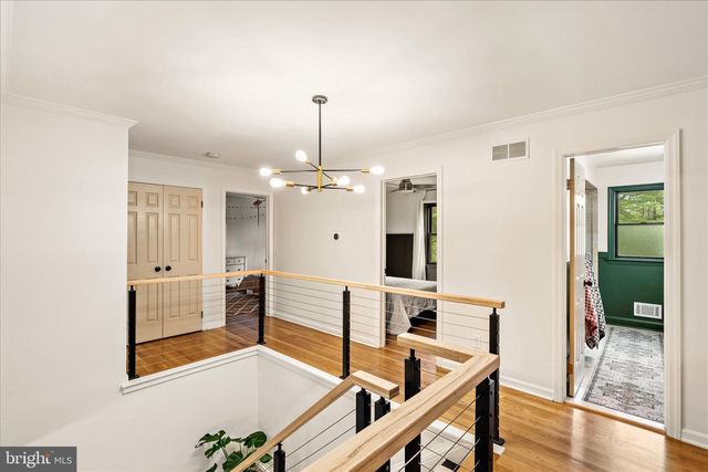 2 WESTERN PINE ST, Pennington, NJ 08534
