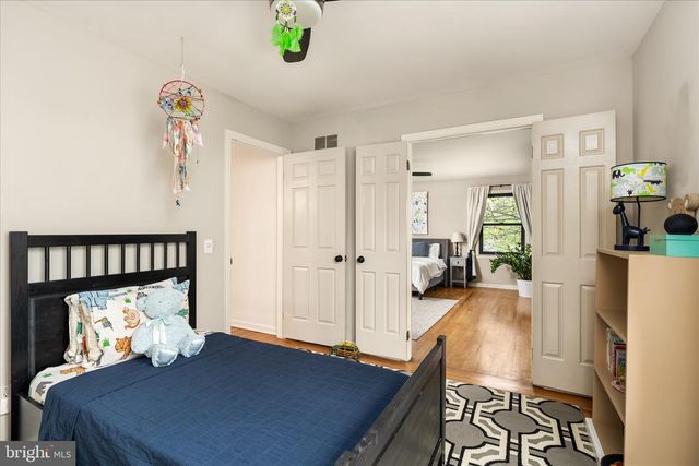 2 WESTERN PINE ST, Pennington, NJ 08534