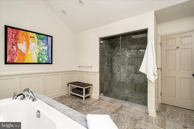 2 WESTERN PINE ST, Pennington, NJ 08534