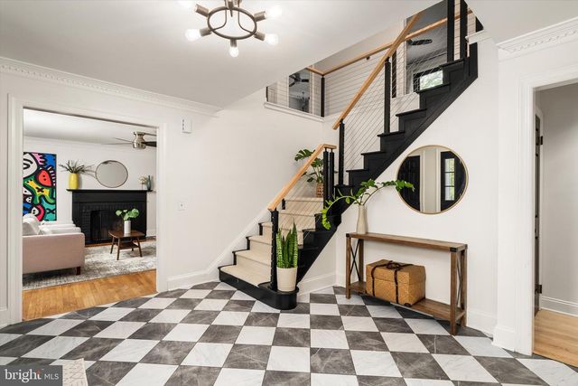 2 WESTERN PINE ST, Pennington, NJ 08534