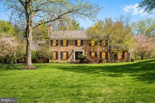 2 WESTERN PINE ST, Pennington, NJ 08534