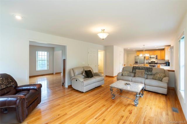 46 Wildflower Ridge, Poughkeepsie, NY 12603