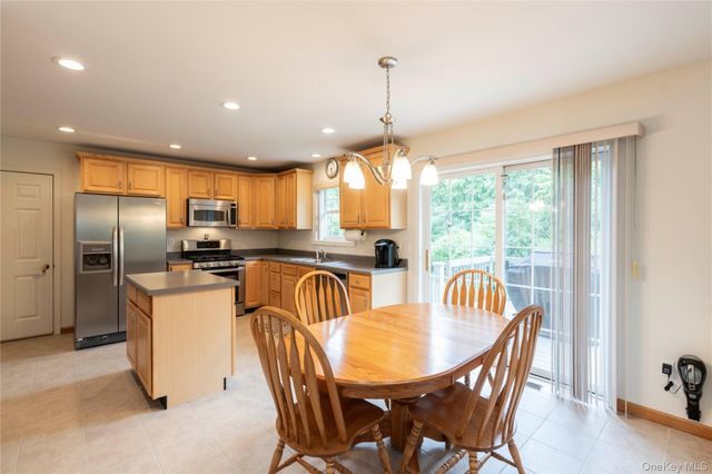 46 Wildflower Ridge, Poughkeepsie, NY 12603