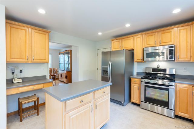 46 Wildflower Ridge, Poughkeepsie, NY 12603