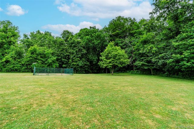 46 Wildflower Ridge, Poughkeepsie, NY 12603
