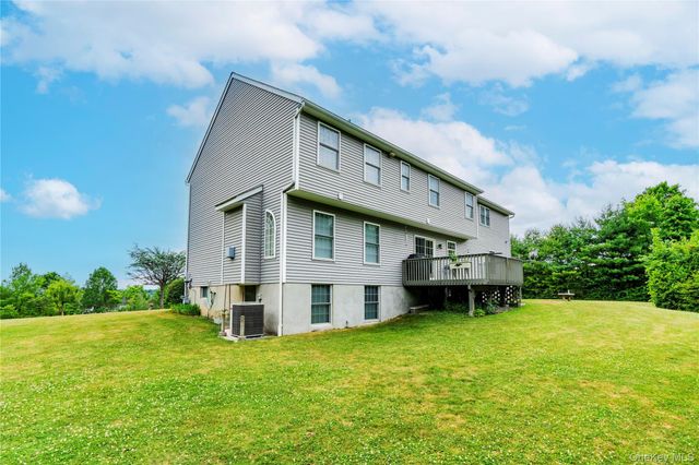 46 Wildflower Ridge, Poughkeepsie, NY 12603