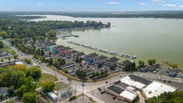 13234 E Lakeshore Drive K-302, Cedar Lake, IN 46303
