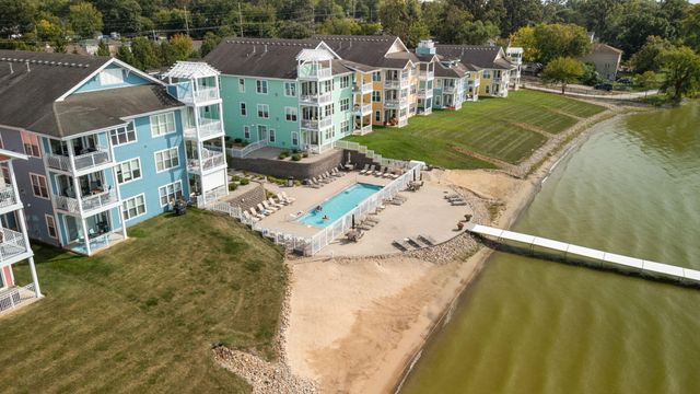 13234 E Lakeshore Drive K-302, Cedar Lake, IN 46303