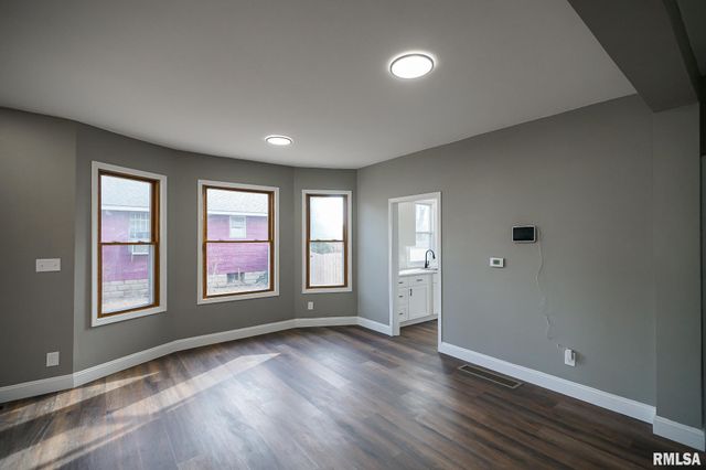 1304 ROYAL Avenue, Pekin, IL 61554