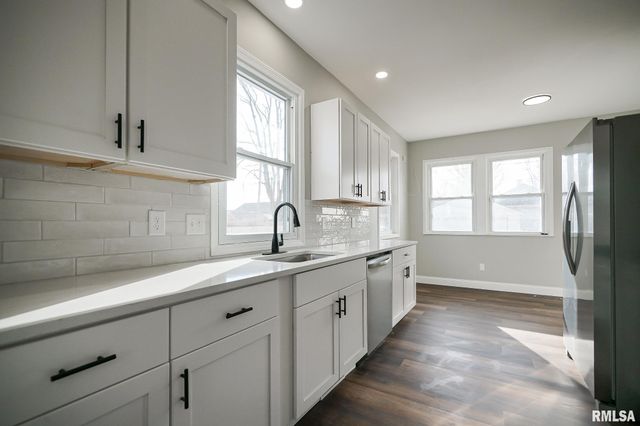 1304 ROYAL Avenue, Pekin, IL 61554